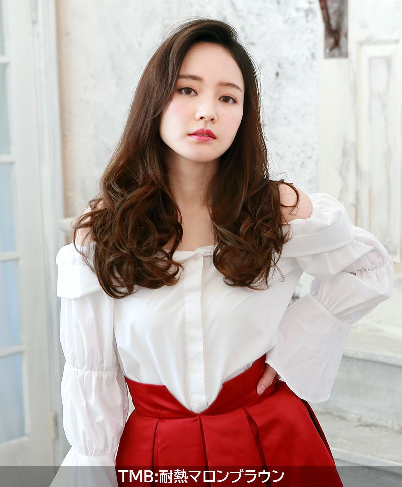 めちゃ楽ボリュームエクステ【リラックスカール】VX-24 モデル着用画像2