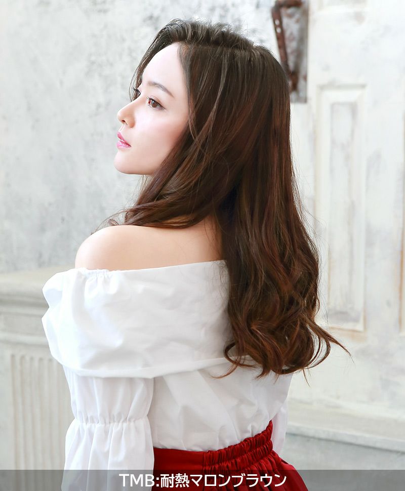 めちゃ楽ボリュームエクステ【リラックスカール】VX-24 モデル着用画像5