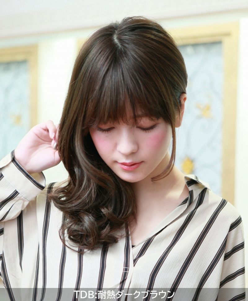 めちゃ楽ボリュームエクステ【リラックスカール】VX-24 モデル着用画像13