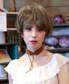 オールウィッグ【ノーブルショートボブ】A-691耐熱 小顔効果バツグン！ナチュラルな万能ショートボブ 着用イメージ1 カラーTMH：耐熱ハイメッシュ