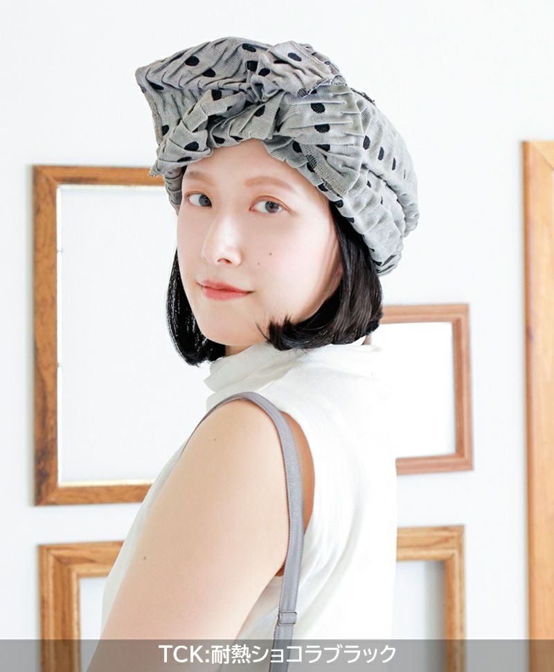 アンダー帽子ウィッグ【ワンカールボブ】 品番BO-21耐熱 位置を変えられる前髪付き 着用イメージ2 カラー TCK：耐熱ショコラブラック