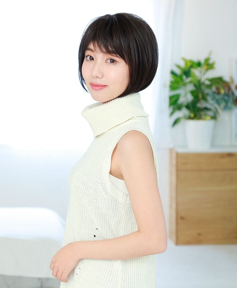 帽子ウィッグ(フィット）【ショートボブ】 品番BO-11耐熱 着用イメージ7 カラー TCK：耐熱ショコラブラック 