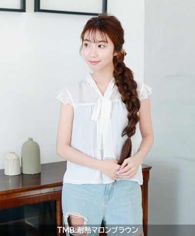  テールウィッグ【ハイパーストレートロングポニー】TL-06　TMB:耐熱マロンブラウン　モデル着用画像