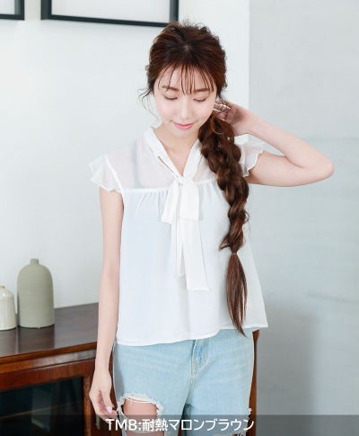  テールウィッグ【ハイパーストレートロングポニー】TL-06　TMB:耐熱マロンブラウン　モデル着用画像