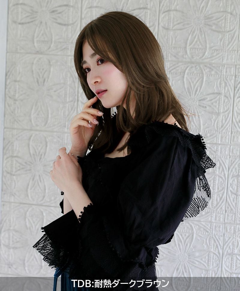 つむじあり前髪ウィッグ【グラムワンレンバングス】 品番TFX-105耐熱 地毛の前髪を両サイドに分けた上に着けるタイプの部分ウィッグ 着用イメージ4 カラー：TDB耐熱ダークブラウン