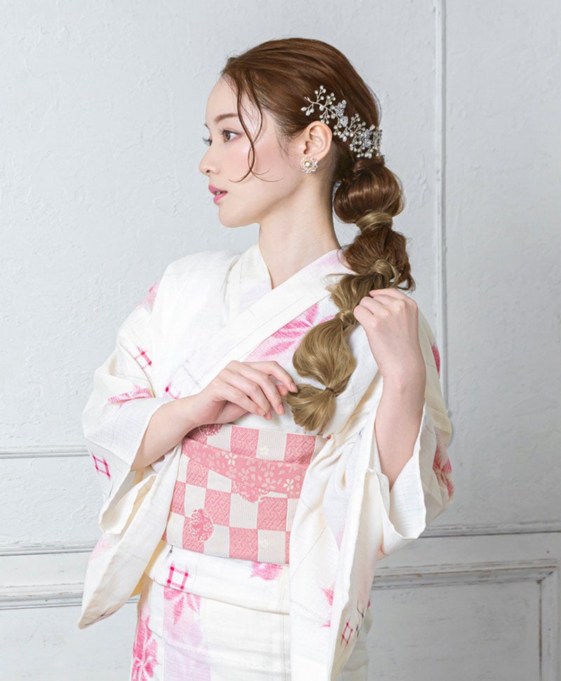 グラデーションテールウィッグ【グラデカールポニー】CTL-10-BR耐熱ブラウン　モデル着用BR-CTDG