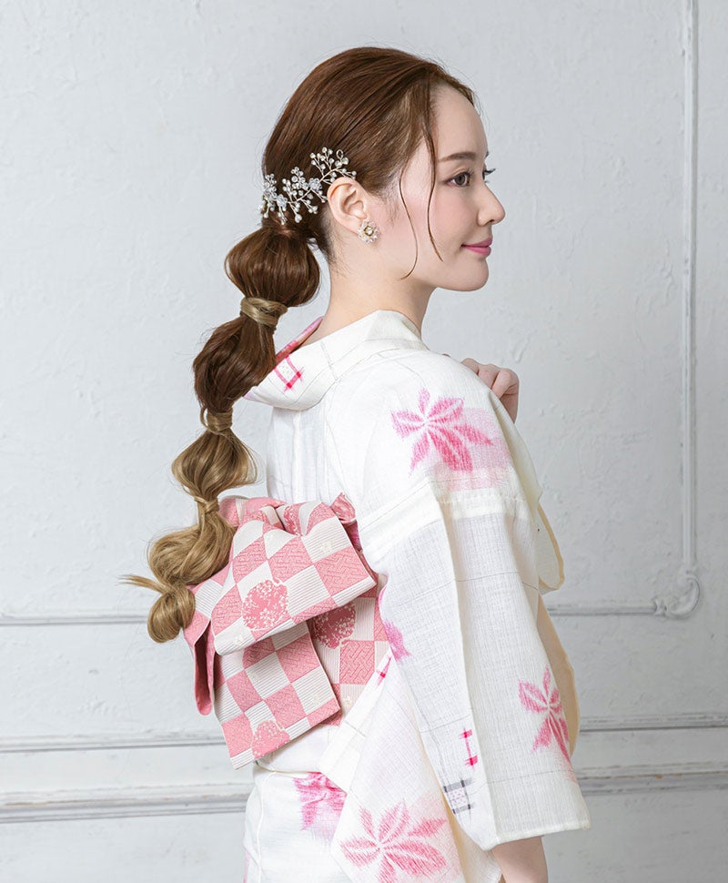 グラデーションテールウィッグ【グラデカールポニー】CTL-10-BR耐熱ブラウン　モデル着用BR-CTDG