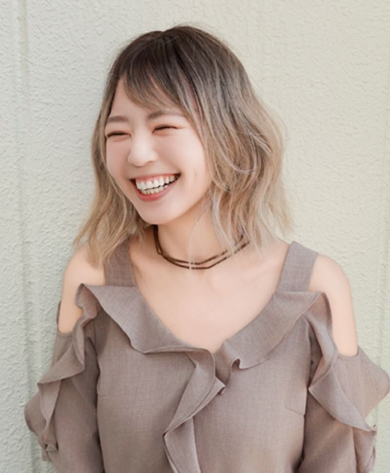 オールウィッグ(フルウィッグ)【 ヌーディーウェーブボブ 】品番：A-714耐熱　着用イメージ19 カラー TPGG:耐熱ピーチゴールドグラデーション