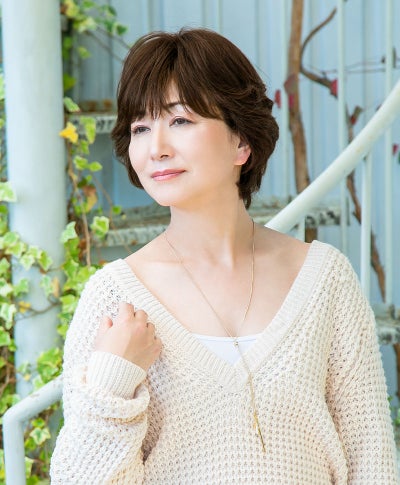 白髪隠しウィッグ(人毛100％)【ショート】ST-101　モデル着用画像　ZBBK