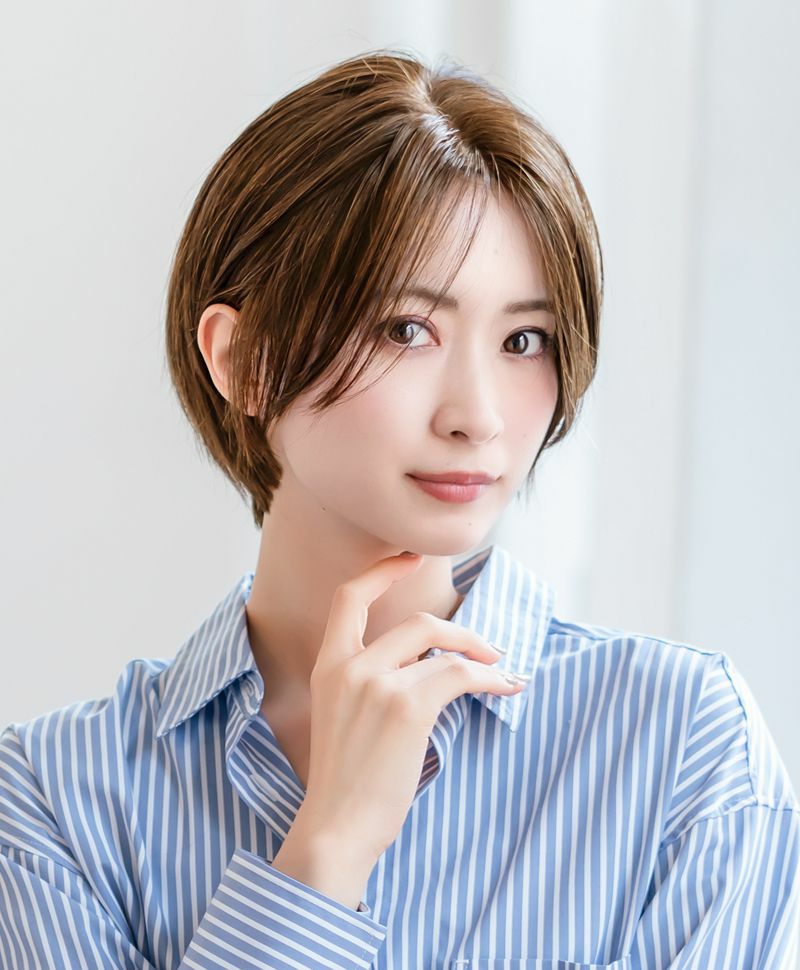 【公式サイト限定】PRISILA Limi　手植えオールウィッグ(人毛ミックス)【ルナショート】　顔周りをすっきりと見せつつ、毛先の落ち感と計算されたシルエットが大人の余裕を醸し出します　LA-001