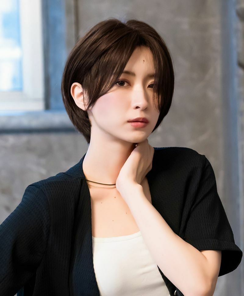 【公式サイト限定】PRISILA Limi手植えオールウィッグ(人毛ミックス)【ルナショート】品番：LA-001　着用イメージ7 カラー ZNB:人毛ミックスナチュラルブラウン