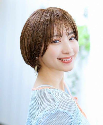 【公式サイト限定】PRISILA Limi手植えオールウィッグ(人毛ミックス)【アプリコットショート】LA-002(S・Mサイズあり) モデル着用イメージ カラーZMB:人毛ミックスマロンブラウン