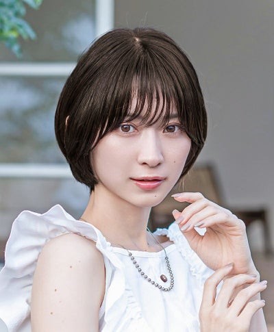 【公式サイト限定】PRISILA Limi手植えオールウィッグ(人毛ミックス)【アプリコットショート】LA-002(S・Mサイズあり) モデル着用イメージ カラーZNC:人毛ミックスナチュラルカラー