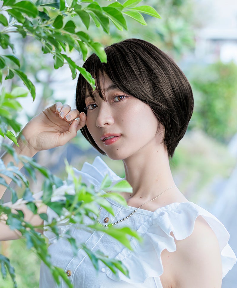 【公式サイト限定】PRISILA Limi手植えオールウィッグ(人毛ミックス)【アプリコットショート】LA-002(S・Mサイズあり) モデル着用イメージ カラーZNC:人毛ミックスナチュラルカラー