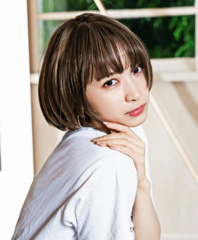 【公式サイト限定】PRISILA Limi手植えオールウィッグ(人毛ミックス)【アプリコットショート】LA-002(S・Mサイズあり) モデル着用イメージ カラーZHM:人毛ミックスハイメッシュ