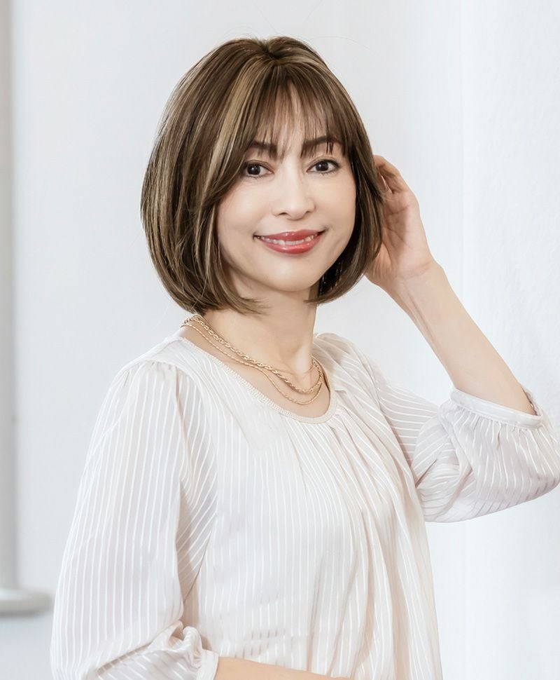 【公式サイト限定】PRISILA Limi手植えオールウィッグ(人毛ミックス)【シェリーボブ】LA-003(S・Mサイズあり) モデル着用イメージ カラーZHM:人毛ミックスハイメッシュ