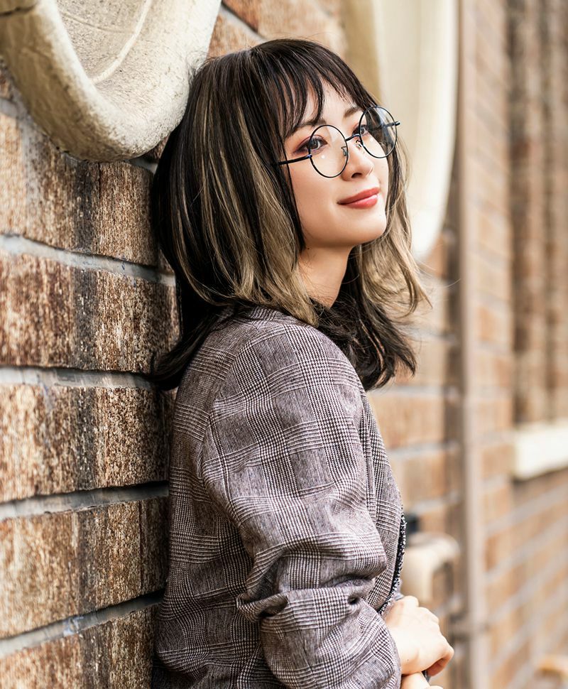 【公式サイト限定】PRISILA Limi手植えオールウィッグ(人毛ミックス)【フラネレイヤーミディ】品番/LA-004　カラー/ZHM:人毛ミックスハイメッシュ　着用イメージ7