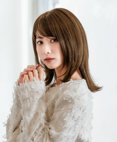 【公式サイト限定】PRISILA Limi手植えオールウィッグ(人毛ミックス)【フラネレイヤーミディ】品番/LA-004　カラー/ZMB:人毛ミックスマロンブラウン　着用イメージ13