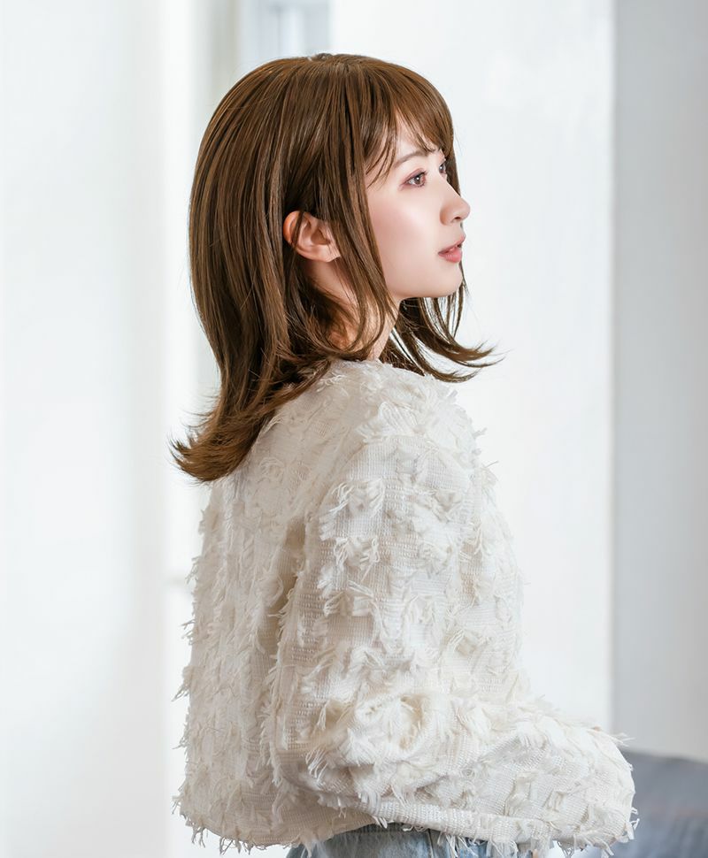 【公式サイト限定】PRISILA Limi手植えオールウィッグ(人毛ミックス)【フラネレイヤーミディ】品番/LA-004　カラー/ZMB:人毛ミックスマロンブラウン　着用イメージ15