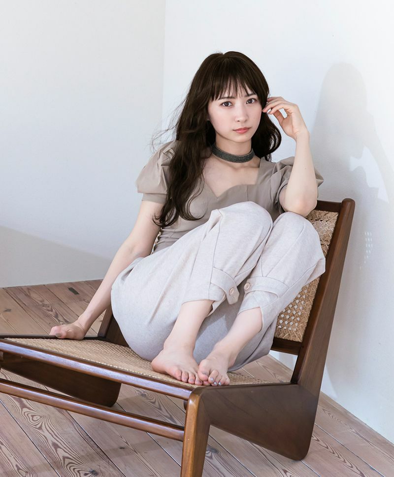 【公式サイト限定】PRISILA Limi手植えオールウィッグ(人毛ミックス)【ローザカールロング】品番/LA-005　カラー/ZNC:人毛ミックスナチュラルカラー　着用イメージ12