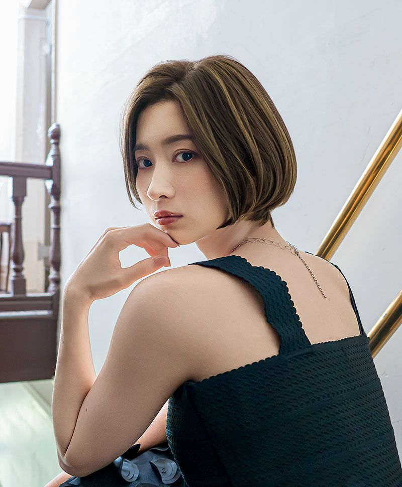 PRISILA Limi手植えオールウィッグ(人毛ミックス)【マノンワンレンボブ】LA-007 モデル画像 ZHM：人毛ミックスハイメッシュ