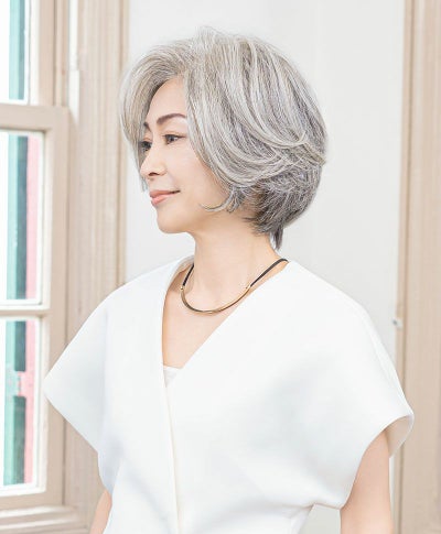 PRISILA Limi手植えオールウィッグ(人毛ミックス)【マノンワンレンボブ】LA-007 モデル画像ZLGH:人毛ミックスライトグレイヘア