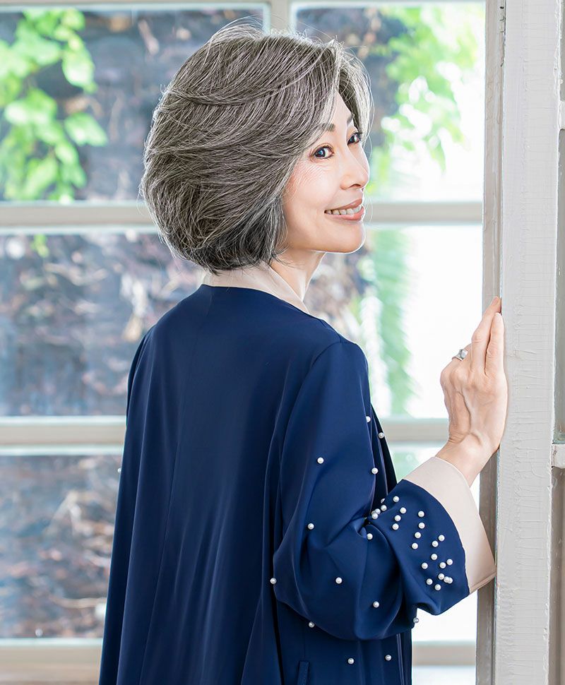 PRISILA Limi手植えオールウィッグ(人毛ミックス)【マノンワンレンボブ】LA-007 モデル画像 ZNGH:人毛ミックスナチュラルグレイヘア