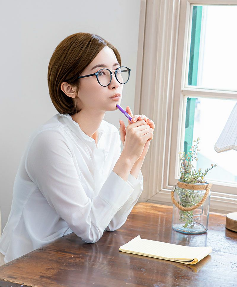 PRISILA Limi手植えオールウィッグ(人毛ミックス)【マノンワンレンボブ】LA-007 モデル画像 ZMB：人毛ミックスマロンブラウン