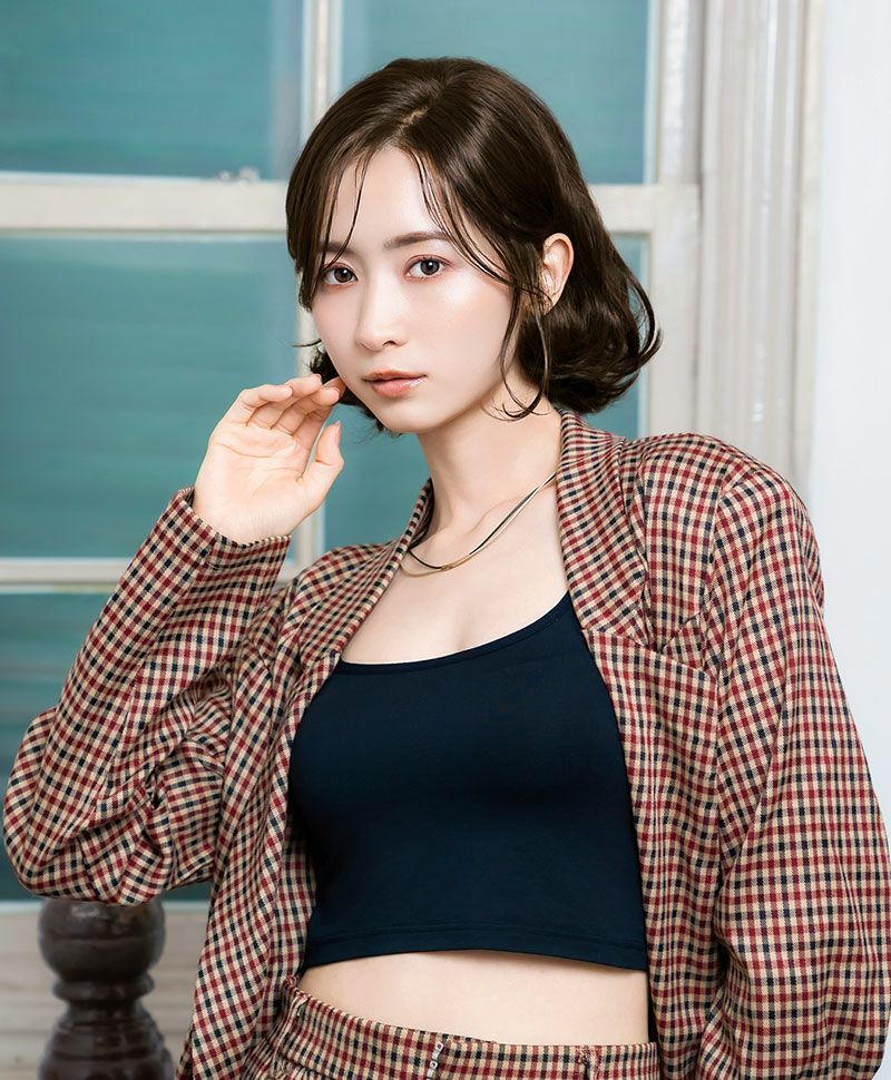 PRISILA Limi手植えオールウィッグ(人毛ミックス)【ミレーヌウェーブボブ】LA-008 モデル画像 ZNC：人毛ミックスナチュラルカラー