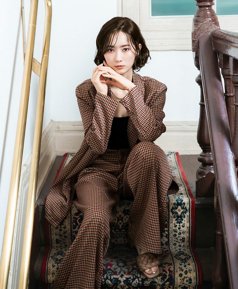 PRISILA Limi手植えオールウィッグ(人毛ミックス)【ミレーヌウェーブボブ】LA-008 モデル画像 ZNC：人毛ミックスナチュラルカラー