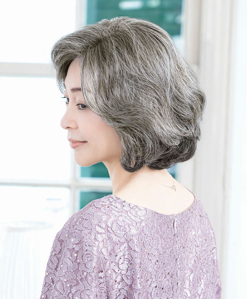 PRISILA Limi手植えオールウィッグ(人毛ミックス)【ミレーヌウェーブボブ】LA-008 モデル画像 ZNGH:人毛ミックスナチュラルグレイヘア