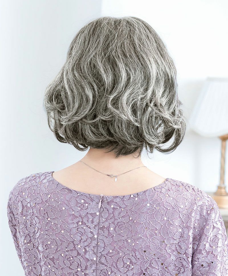 PRISILA Limi手植えオールウィッグ(人毛ミックス)【ミレーヌウェーブボブ】LA-008 モデル画像 ZNGH:人毛ミックスナチュラルグレイヘア