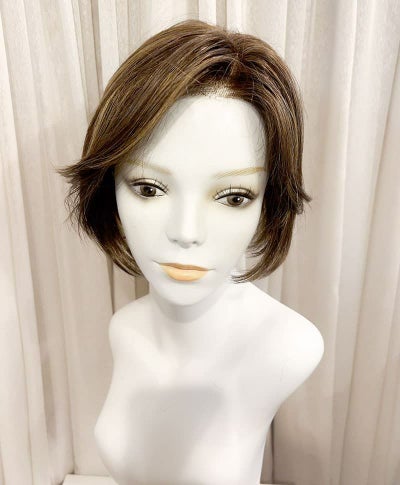  【WEB限定一点もの】手植えオールウィッグ【ショート】UMEDA-958-ZHM人毛ミックスハイメッシュ【梅田サロンカットウィッグ】Sサイズ　マネキン着用画像