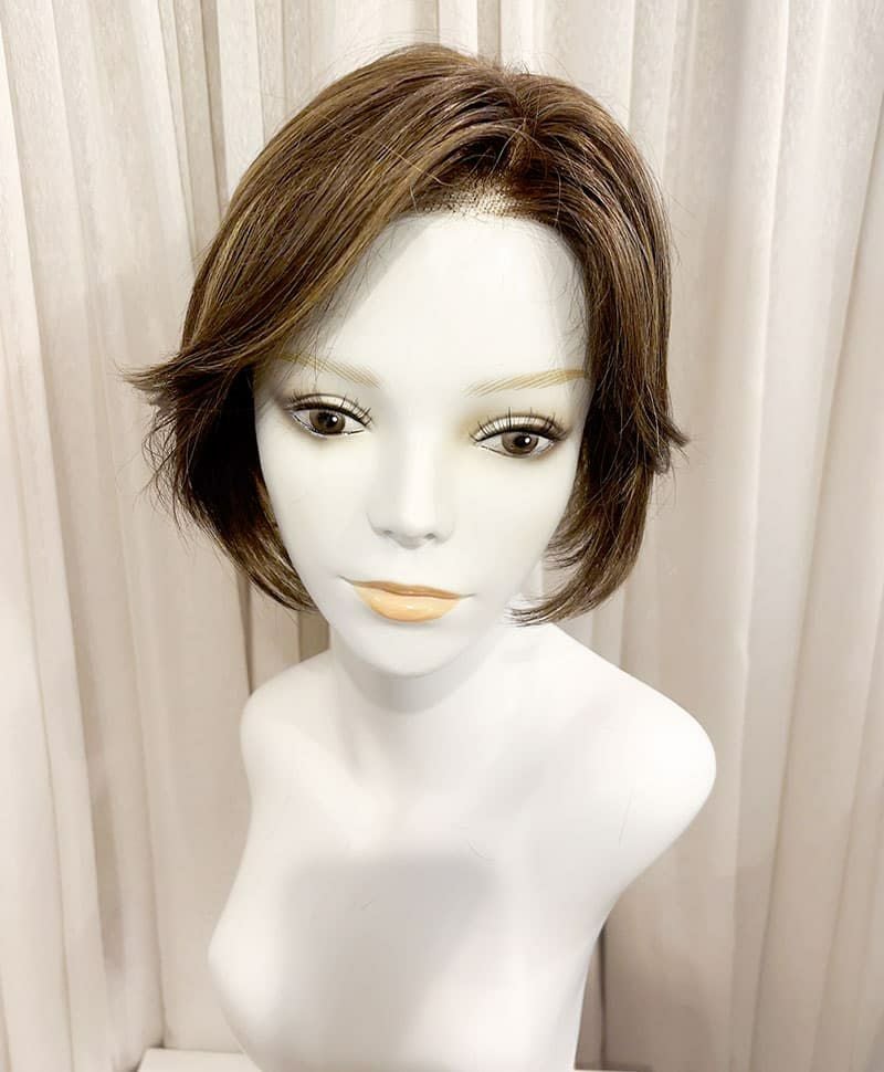  【WEB限定一点もの】手植えオールウィッグ【ショート】UMEDA-958-ZHM人毛ミックスハイメッシュ【梅田サロンカットウィッグ】Sサイズ　マネキン着用画像