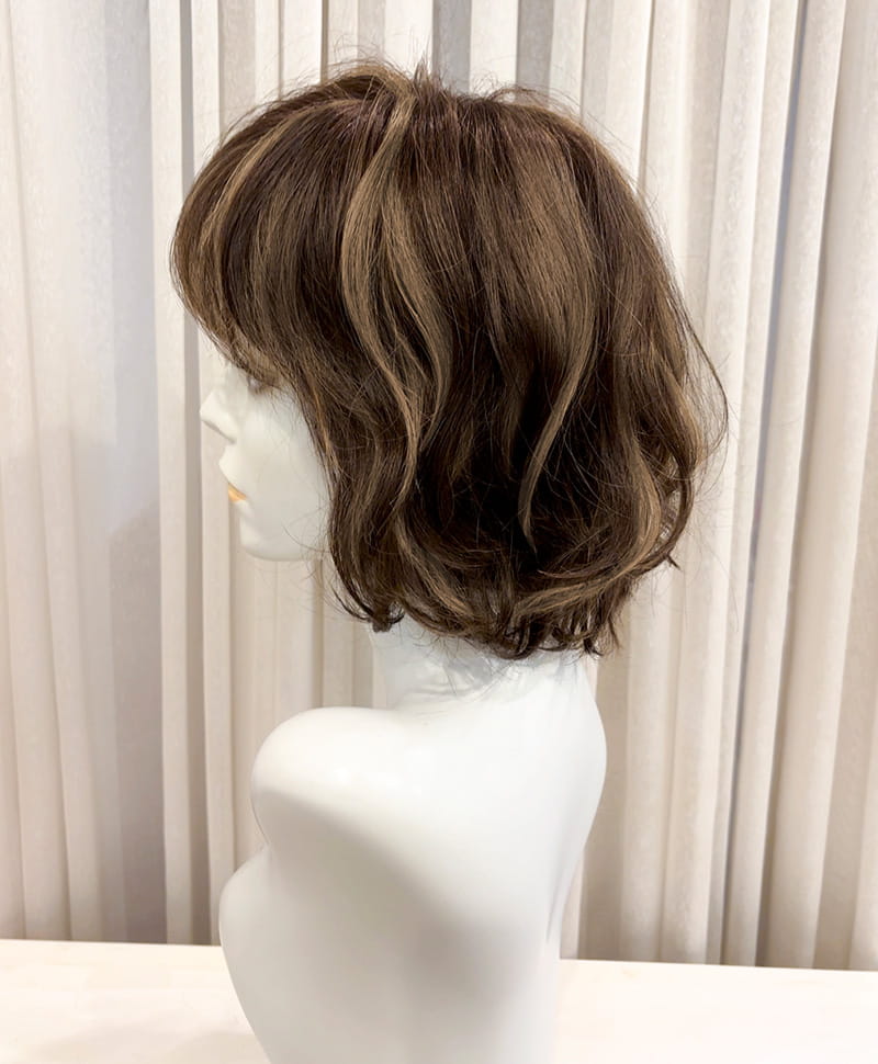 【WEB限定一点もの】手植えオールウィッグ【ボブ】UMEDA-961-ZHM人毛ミックスハイメッシュ【梅田サロンカットウィッグ】Mサイズ　マネキン着用画像