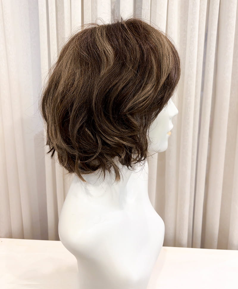 【WEB限定一点もの】手植えオールウィッグ【ボブ】UMEDA-961-ZHM人毛ミックスハイメッシュ【梅田サロンカットウィッグ】Mサイズ　マネキン着用画像