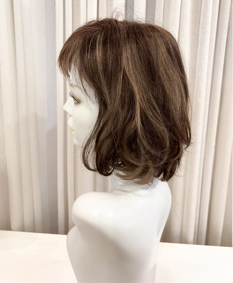  【WEB限定一点もの】手植えオールウィッグ【ボブ】UMEDA-964-ZHM人毛ミックスハイメッシュ【梅田サロンカットウィッグ】Mサイズ　マネキン着用画像