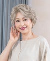 【公式サイト限定】PRISILA Limiシニア手植えオールウィッグ(人毛ミックス)【グレースカールショート】LA-009(Mサイズ)　モデル着用画像カラー：ZRGH