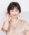 【公式サイト限定】PRISILA Limiシニア手植えオールウィッグ(人毛ミックス)【ソフィーショート】LA-010(Mサイズ)　モデル着用画像カラー：ZBGH:人毛ミックスブラックグレイヘア
