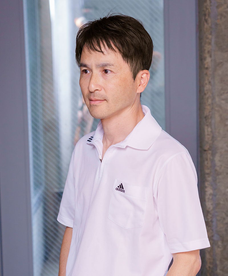 人毛ミックス男性用五分ウィッグ【リッチショート】GB-100 モデル着用　カラーZCK:人毛ミックスショコラブラック