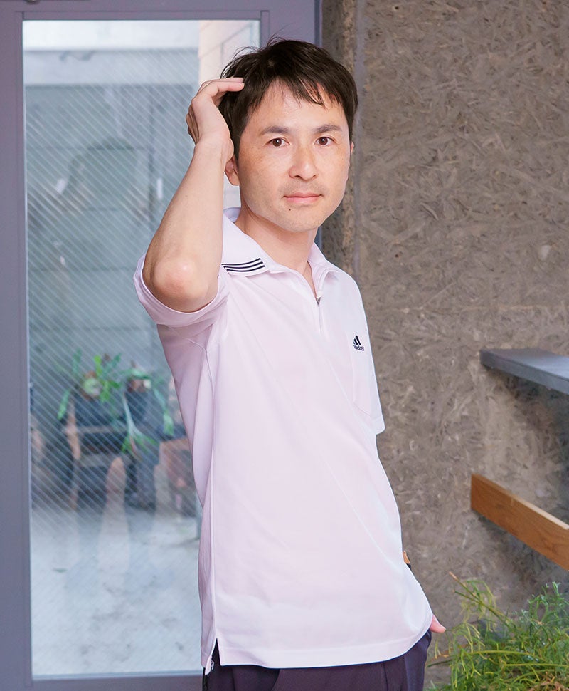 人毛ミックス男性用五分ウィッグ【リッチショート】GB-100 モデル着用　カラーZCK:人毛ミックスショコラブラック